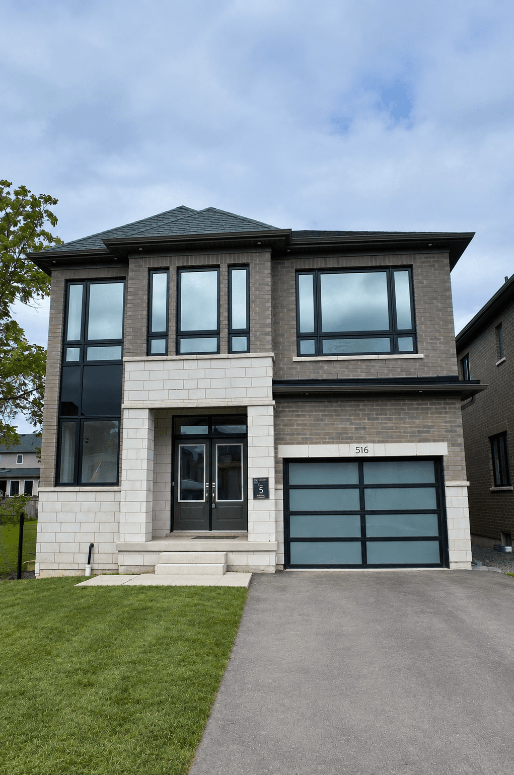 Front exterior of 516 Markay Common — The Bateman, Elevation C, Lot 5, Bellview by the Lake, Burlington